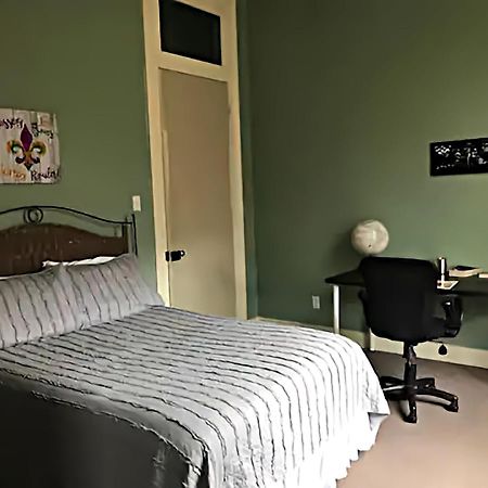 Historic Viavant Cottage - Jazz Fest/Fairgrounds ニューオーリンズ エクステリア 写真